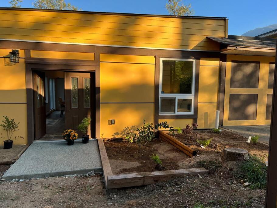 Country Home, Sleeps 6 Pets Friendly Port Alberni Eksteriør bilde