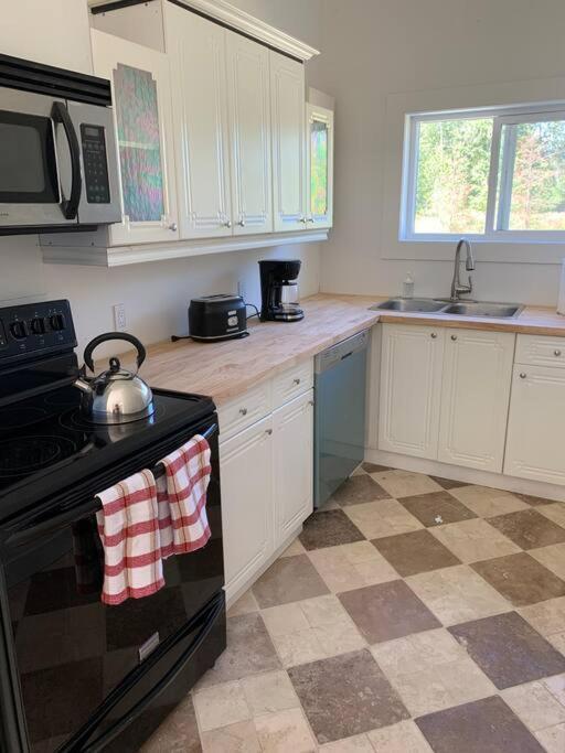 Country Home, Sleeps 6 Pets Friendly Port Alberni Eksteriør bilde