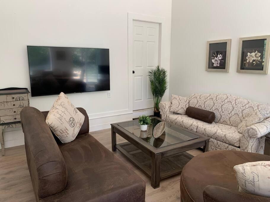 Country Home, Sleeps 6 Pets Friendly Port Alberni Eksteriør bilde